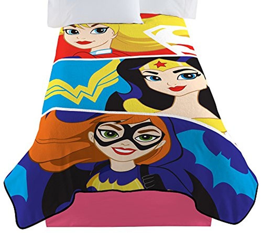 Warner Bros. DC Super Girls Strong Heroes Blanket