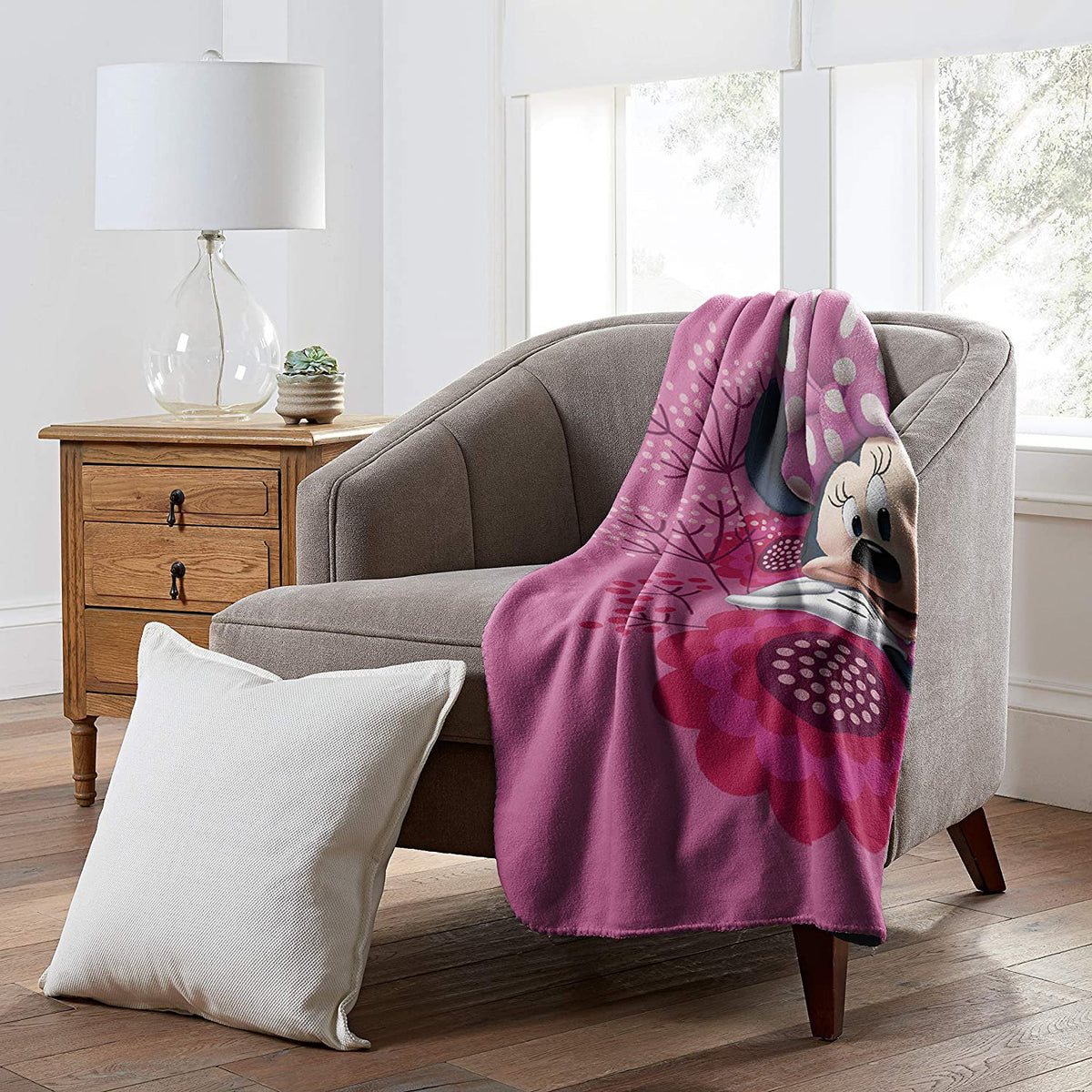 Disney's Minnie's Bowtique, "So Many Bows" Fleece Throw Blanket, 45" x 60", Multi Color