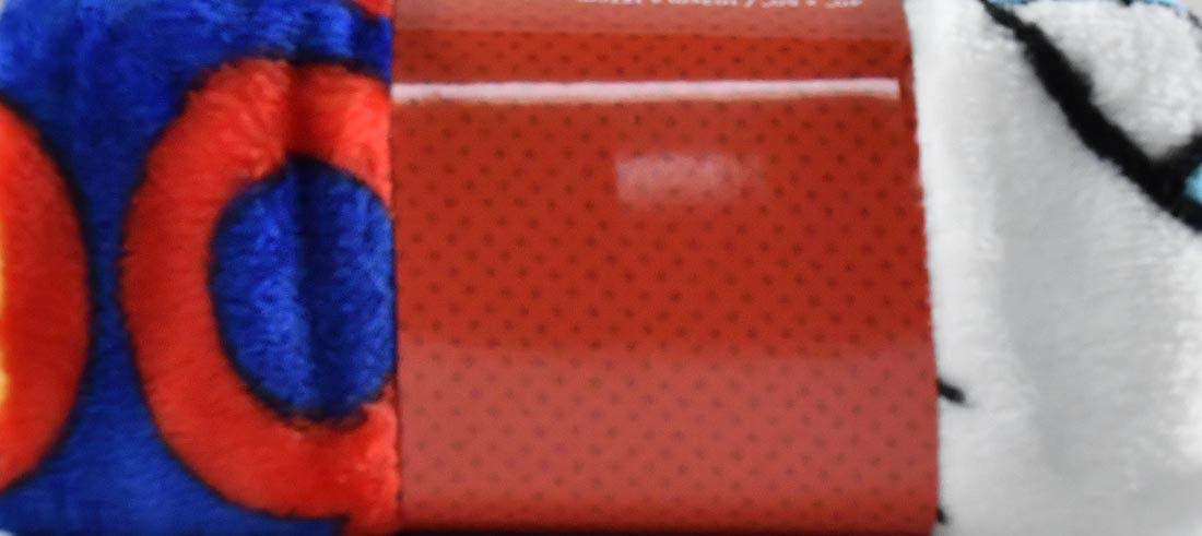 Disney Minnie Mouse 'Rock the Dots' 40" x 50" Silky Soft Throw