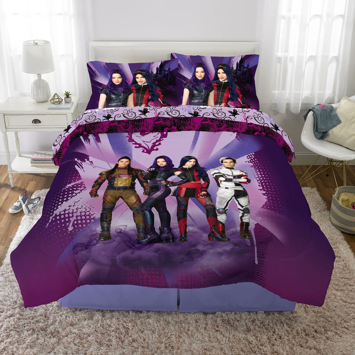 Disney Descendants 3 - 5 Piece Full Comforter and Sheet Set