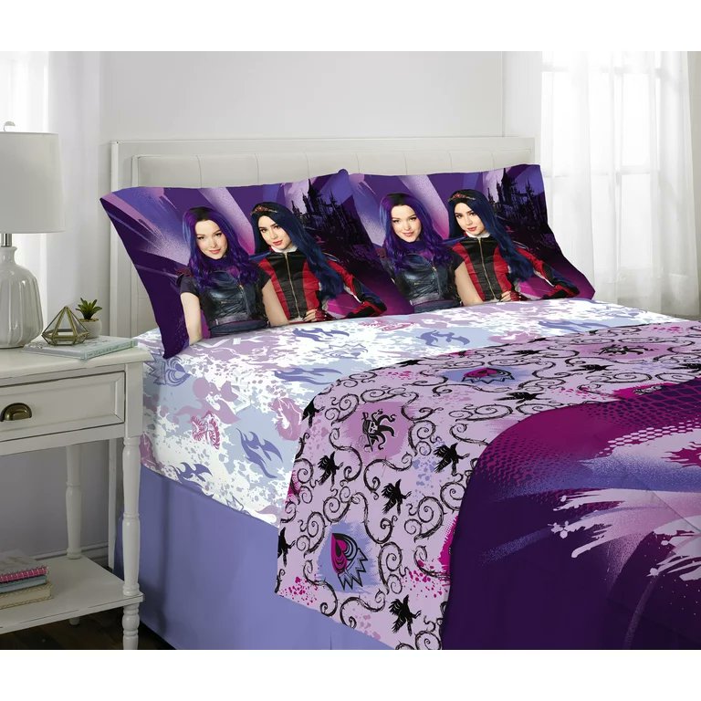 Disney Descendants 3 - 5 Piece Full Comforter and Sheet Set