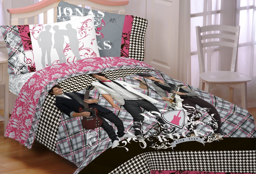 Disney Jonas Prep School Comforter
