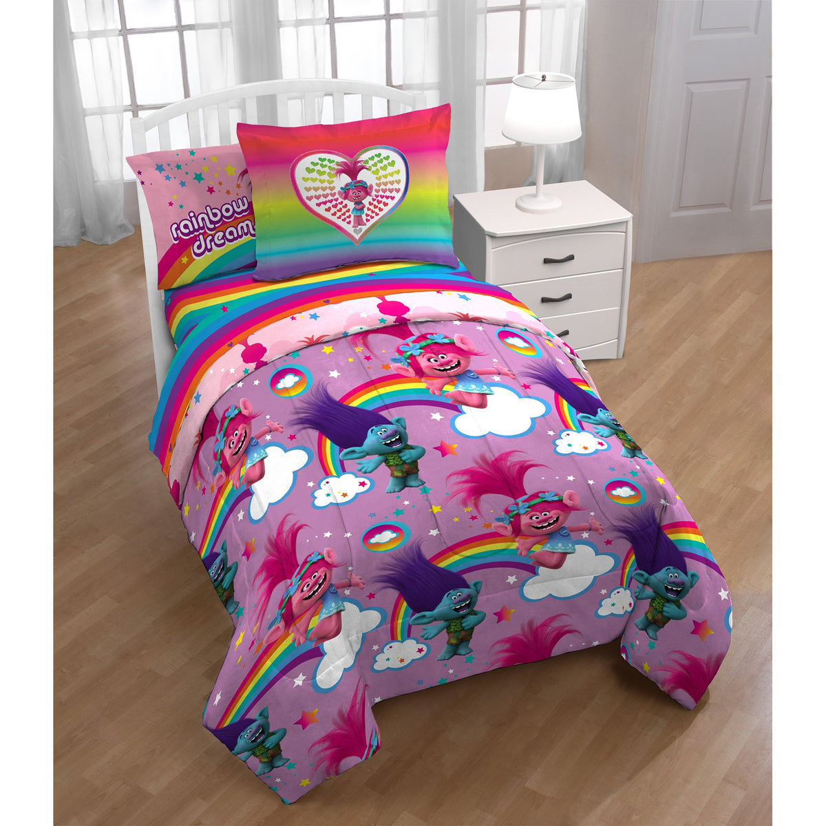 DreamWorks Trolls 5 Piece Twin Bedding Set, with Bonus Tote