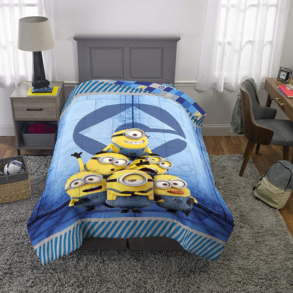 Franco Kids Bedding Despicable Me Minions Twin/Full Comforter, Size 72" x 86"
