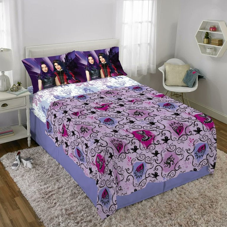Disney Descendants 3 - 5 Piece Full Comforter and Sheet Set