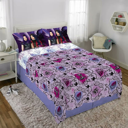 Disney Descendants 3 - 5 Piece Full Comforter and Sheet Set