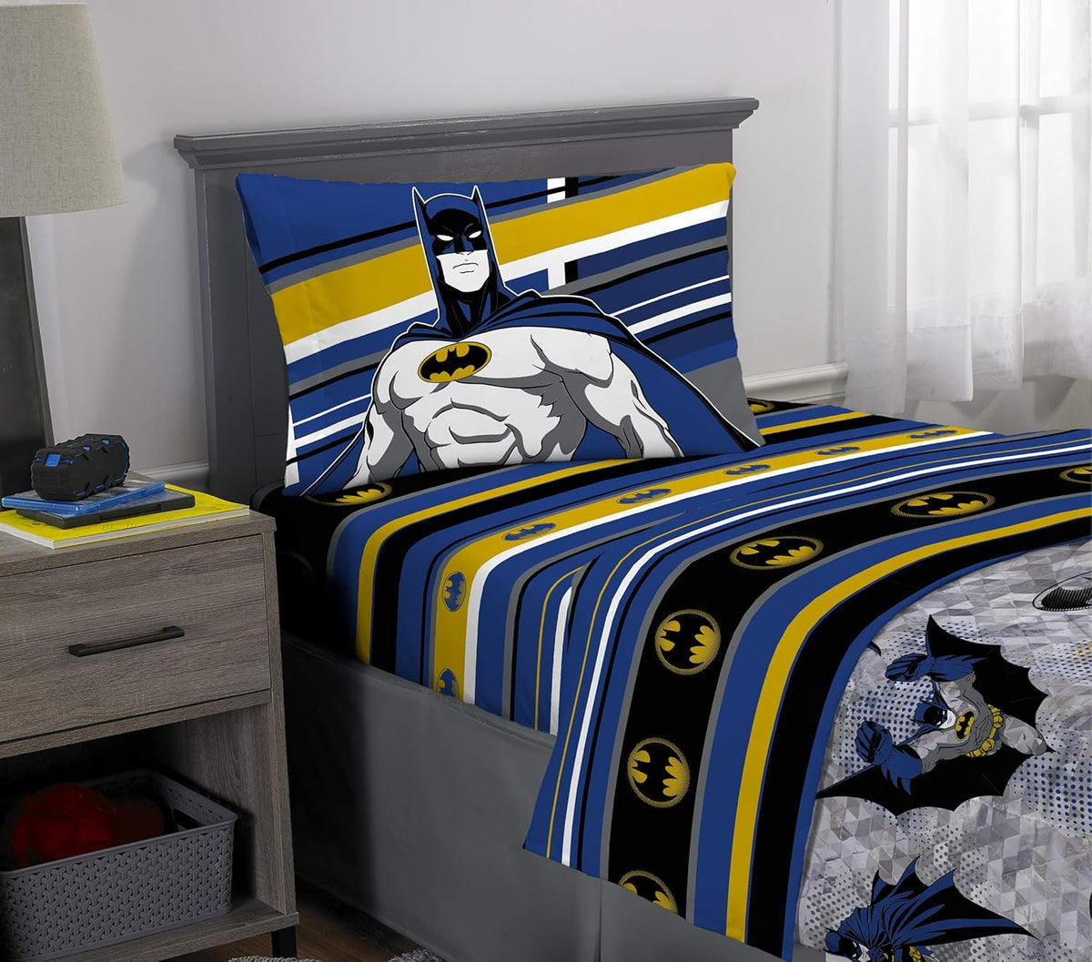 Franco Kids Batman 4 Pc Twin Comforter and Sheets Set With Bonus Bag