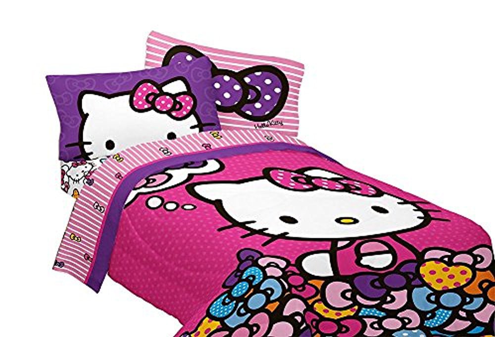 Hello Kitty 'What's Not to Love' Twin/Full Reversible Comforter
