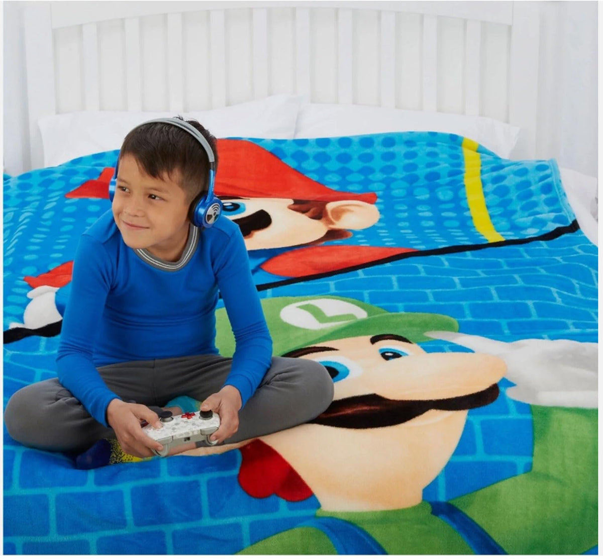 Franco Kids Bedding Super Mario Plush Micro Raschel Twin Size Blanket, 62 in x 90 in