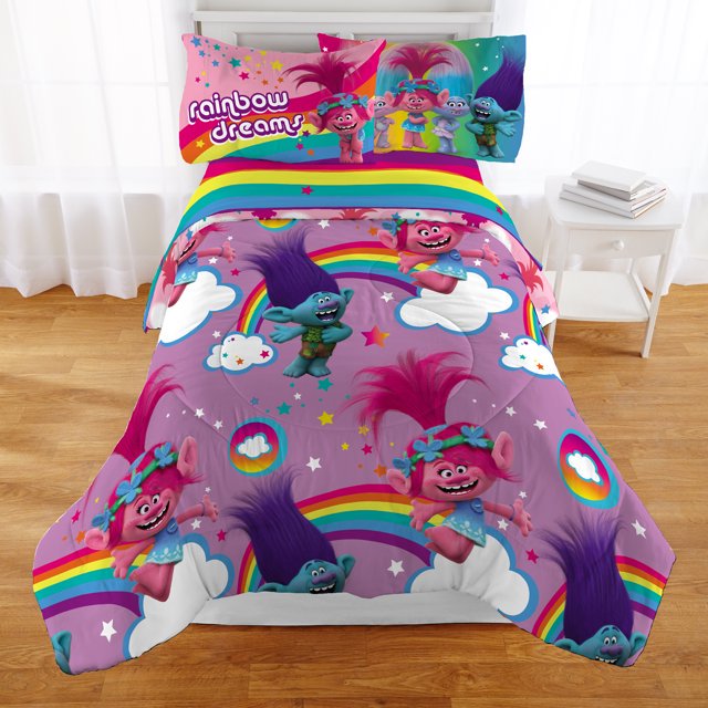 DreamWorks Trolls 5 Piece Twin Bedding Set, with Bonus Tote