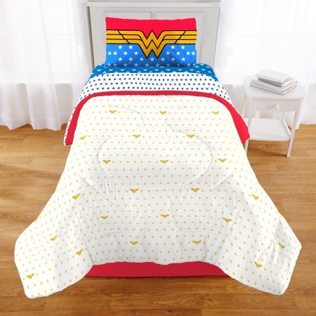 Wonder Woman Girls Twin/Full Comforter and Sham Set